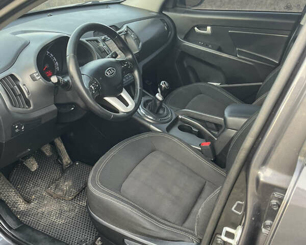Серый Киа Sportage, объемом двигателя 1.69 л и пробегом 244 тыс. км за 11700 $, фото 7 на Automoto.ua