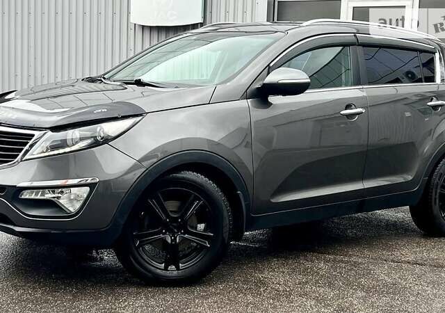 Серый Киа Sportage, объемом двигателя 2 л и пробегом 185 тыс. км за 12900 $, фото 9 на Automoto.ua