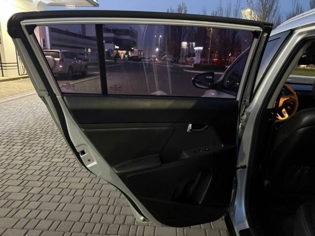 Серый Киа Sportage, объемом двигателя 2 л и пробегом 177 тыс. км за 13000 $, фото 13 на Automoto.ua