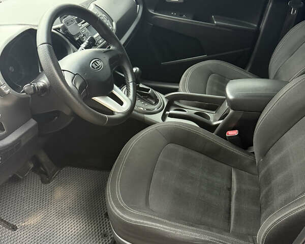 Серый Киа Sportage, объемом двигателя 2 л и пробегом 152 тыс. км за 13350 $, фото 22 на Automoto.ua