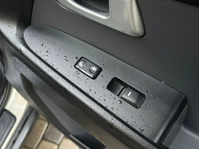 Серый Киа Sportage, объемом двигателя 1.7 л и пробегом 311 тыс. км за 12490 $, фото 25 на Automoto.ua