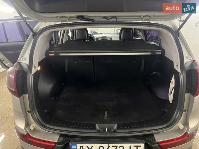 Серый Киа Sportage, объемом двигателя 2 л и пробегом 191 тыс. км за 10000 $, фото 23 на Automoto.ua