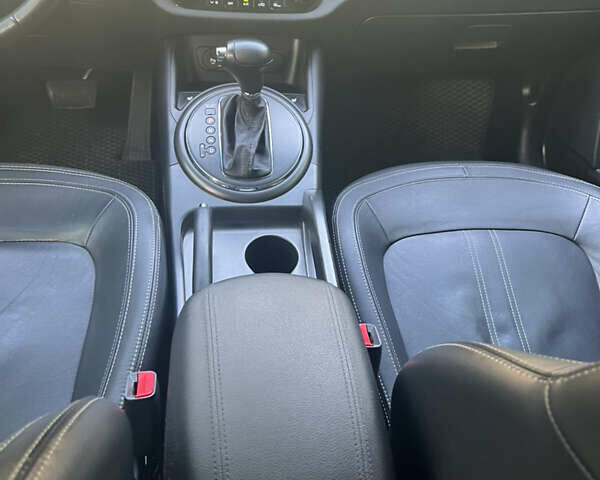 Серый Киа Sportage, объемом двигателя 2 л и пробегом 132 тыс. км за 13500 $, фото 14 на Automoto.ua