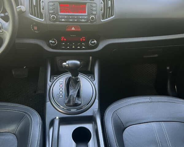 Серый Киа Sportage, объемом двигателя 2 л и пробегом 132 тыс. км за 13500 $, фото 15 на Automoto.ua
