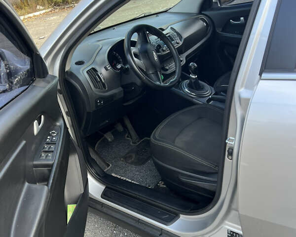 Сірий Кіа Sportage, об'ємом двигуна 1.69 л та пробігом 232 тис. км за 11800 $, фото 3 на Automoto.ua