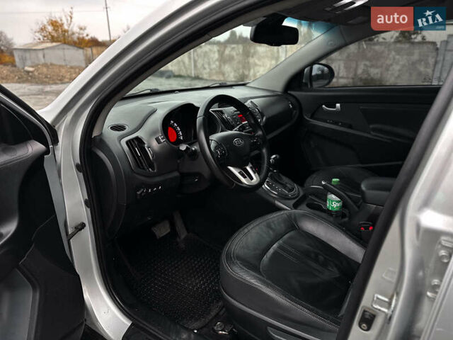 Серый Киа Sportage, объемом двигателя 2 л и пробегом 180 тыс. км за 10300 $, фото 11 на Automoto.ua