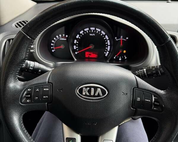 Сірий Кіа Sportage, об'ємом двигуна 2 л та пробігом 160 тис. км за 12300 $, фото 2 на Automoto.ua