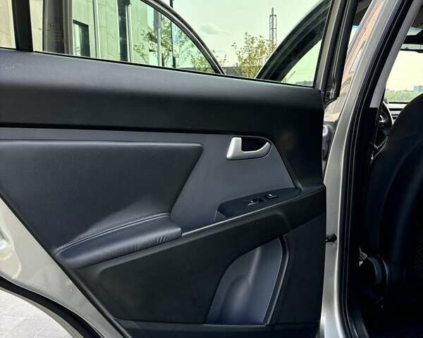 Серый Киа Sportage, объемом двигателя 2 л и пробегом 149 тыс. км за 14200 $, фото 21 на Automoto.ua