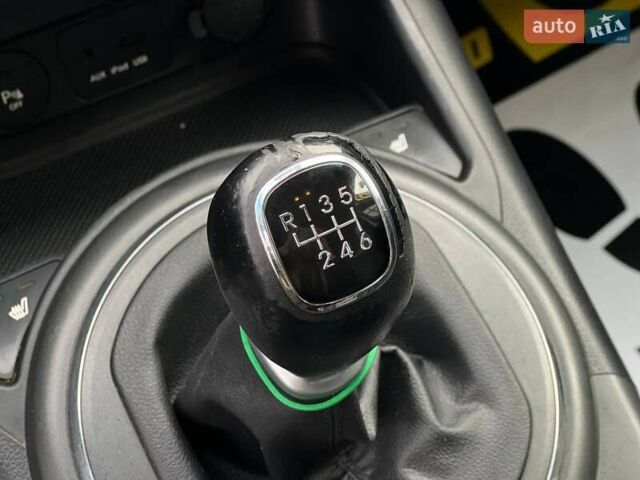 Серый Киа Sportage, объемом двигателя 2 л и пробегом 222 тыс. км за 14300 $, фото 12 на Automoto.ua