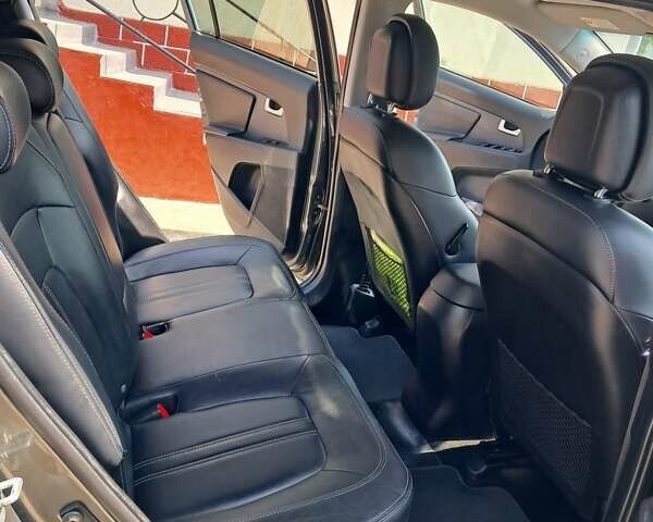 Серый Киа Sportage, объемом двигателя 2 л и пробегом 296 тыс. км за 12200 $, фото 12 на Automoto.ua