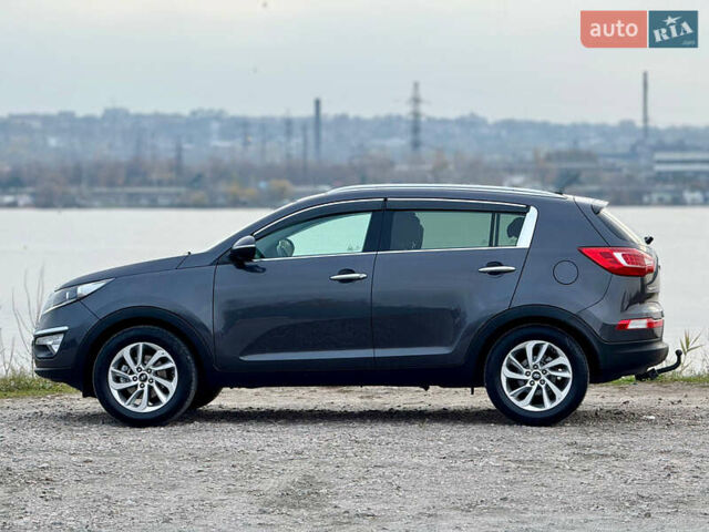 Серый Киа Sportage, объемом двигателя 2 л и пробегом 235 тыс. км за 12500 $, фото 17 на Automoto.ua