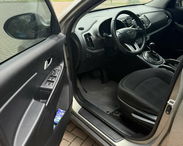 Серый Киа Sportage, объемом двигателя 2 л и пробегом 152 тыс. км за 13350 $, фото 24 на Automoto.ua