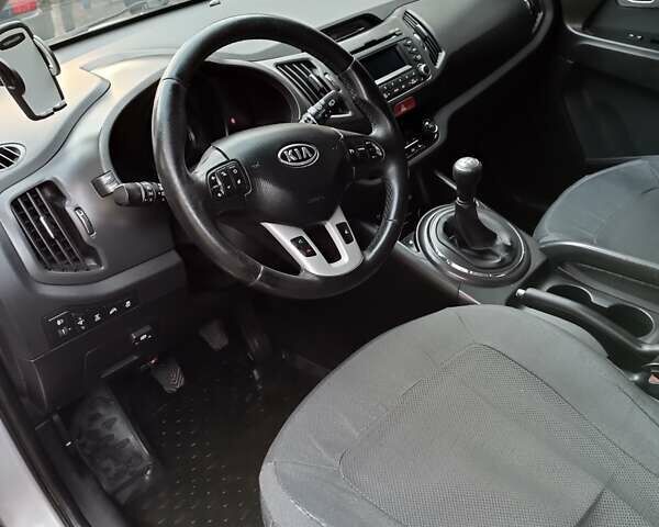 Серый Киа Sportage, объемом двигателя 2 л и пробегом 145 тыс. км за 11600 $, фото 5 на Automoto.ua