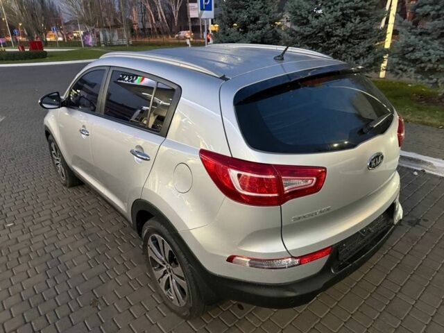Серый Киа Sportage, объемом двигателя 2 л и пробегом 177 тыс. км за 13000 $, фото 2 на Automoto.ua