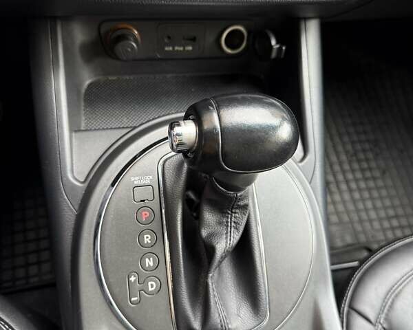 Сірий Кіа Sportage, об'ємом двигуна 2 л та пробігом 160 тис. км за 12300 $, фото 3 на Automoto.ua