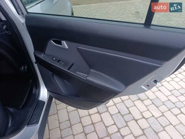 Серый Киа Sportage, объемом двигателя 2 л и пробегом 193 тыс. км за 14858 $, фото 21 на Automoto.ua