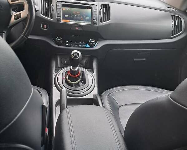 Серый Киа Sportage, объемом двигателя 2 л и пробегом 296 тыс. км за 12200 $, фото 22 на Automoto.ua