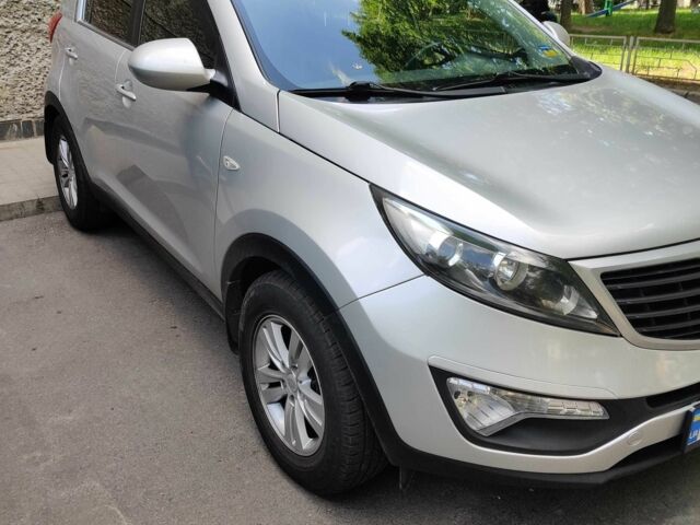 Серый Киа Sportage, объемом двигателя 2 л и пробегом 170 тыс. км за 11500 $, фото 2 на Automoto.ua