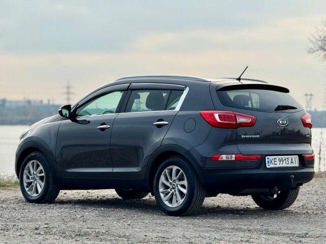 Серый Киа Sportage, объемом двигателя 2 л и пробегом 230 тыс. км за 12500 $, фото 3 на Automoto.ua