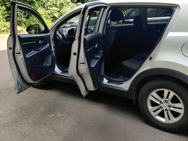 Серый Киа Sportage, объемом двигателя 2 л и пробегом 170 тыс. км за 11500 $, фото 11 на Automoto.ua