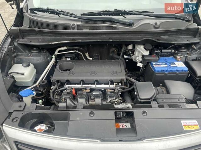 Серый Киа Sportage, объемом двигателя 2 л и пробегом 77 тыс. км за 12500 $, фото 26 на Automoto.ua