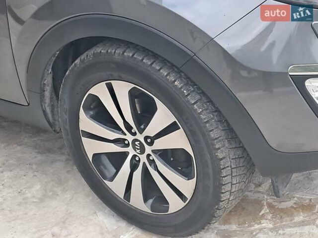 Серый Киа Sportage, объемом двигателя 2 л и пробегом 296 тыс. км за 12200 $, фото 24 на Automoto.ua