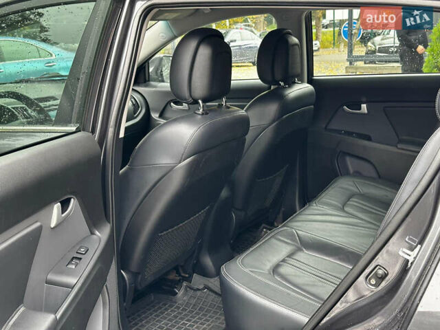 Серый Киа Sportage, объемом двигателя 2 л и пробегом 208 тыс. км за 12400 $, фото 17 на Automoto.ua