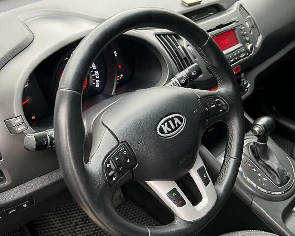 Сірий Кіа Sportage, об'ємом двигуна 2 л та пробігом 135 тис. км за 12499 $, фото 24 на Automoto.ua