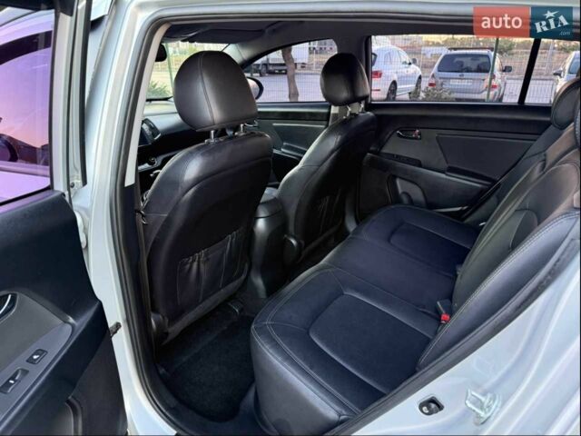 Сірий Кіа Sportage, об'ємом двигуна 2 л та пробігом 186 тис. км за 13500 $, фото 12 на Automoto.ua