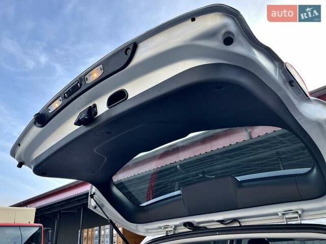 Серый Киа Sportage, объемом двигателя 2 л и пробегом 246 тыс. км за 12999 $, фото 89 на Automoto.ua