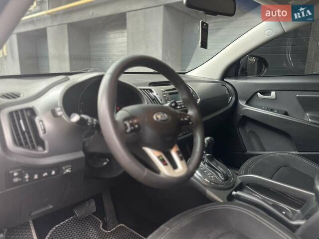 Сірий Кіа Sportage, об'ємом двигуна 2 л та пробігом 185 тис. км за 13399 $, фото 78 на Automoto.ua