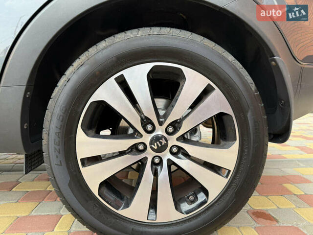 Серый Киа Sportage, объемом двигателя 2 л и пробегом 166 тыс. км за 15999 $, фото 9 на Automoto.ua