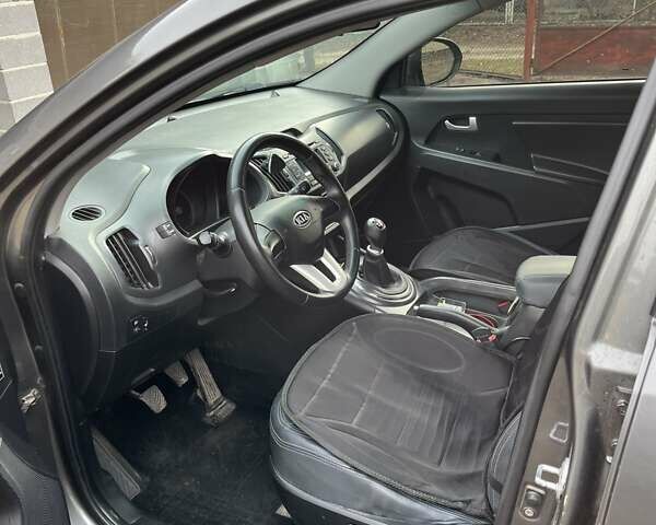 Серый Киа Sportage, объемом двигателя 1.7 л и пробегом 162 тыс. км за 12500 $, фото 1 на Automoto.ua