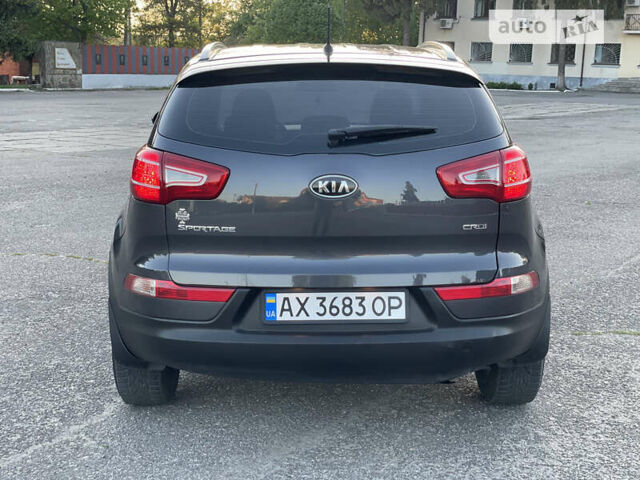 Серый Киа Sportage, объемом двигателя 1.69 л и пробегом 230 тыс. км за 12000 $, фото 8 на Automoto.ua