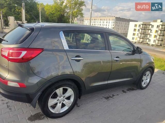 Серый Киа Sportage, объемом двигателя 2 л и пробегом 182 тыс. км за 14650 $, фото 3 на Automoto.ua