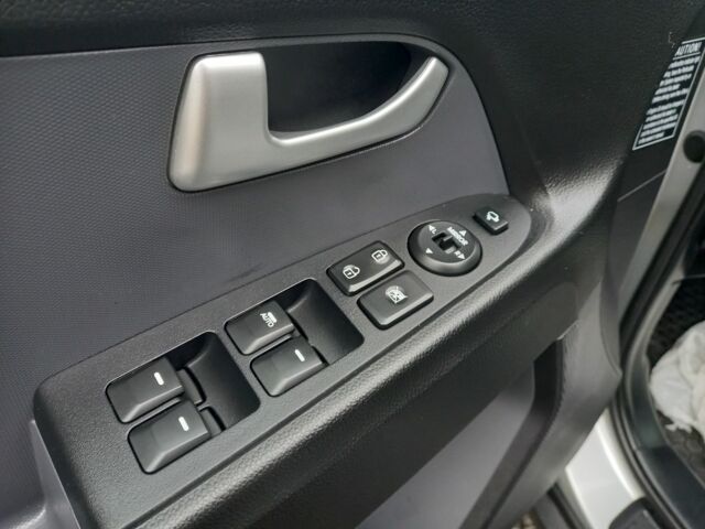 Серый Киа Sportage, объемом двигателя 1.7 л и пробегом 227 тыс. км за 11999 $, фото 19 на Automoto.ua