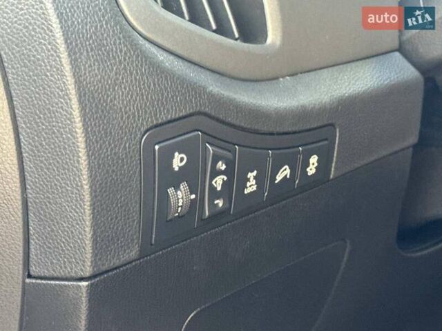 Сірий Кіа Sportage, об'ємом двигуна 2 л та пробігом 142 тис. км за 11450 $, фото 30 на Automoto.ua
