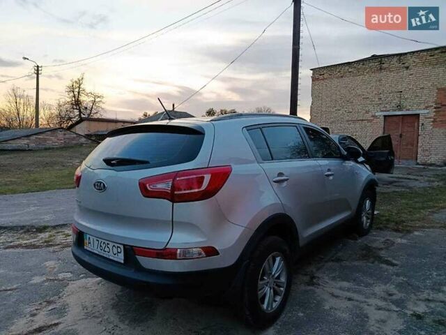 Сірий Кіа Sportage, об'ємом двигуна 2 л та пробігом 180 тис. км за 4000 $, фото 4 на Automoto.ua