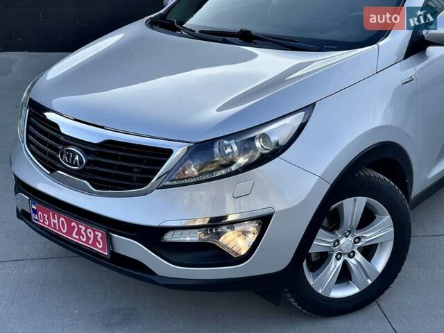 Серый Киа Sportage, объемом двигателя 2 л и пробегом 246 тыс. км за 12999 $, фото 6 на Automoto.ua