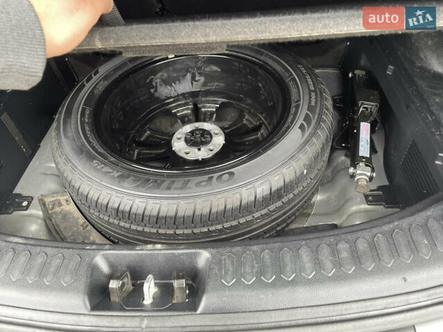 Сірий Кіа Sportage, об'ємом двигуна 1.7 л та пробігом 159 тис. км за 12950 $, фото 28 на Automoto.ua