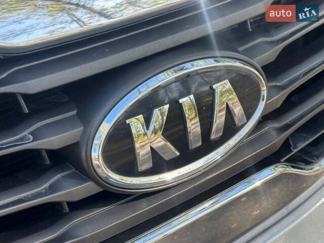 Сірий Кіа Sportage, об'ємом двигуна 2 л та пробігом 142 тис. км за 11450 $, фото 6 на Automoto.ua