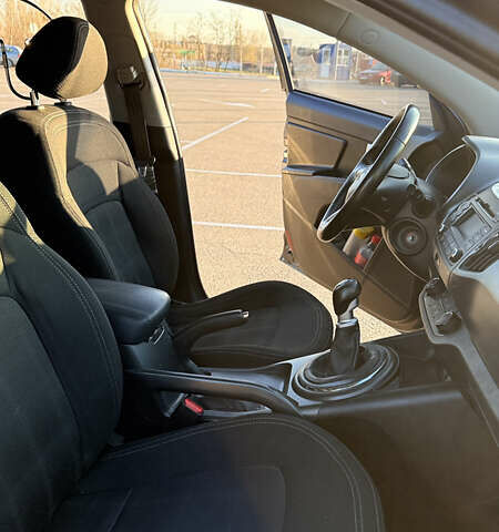 Серый Киа Sportage, объемом двигателя 1.69 л и пробегом 115 тыс. км за 12500 $, фото 14 на Automoto.ua