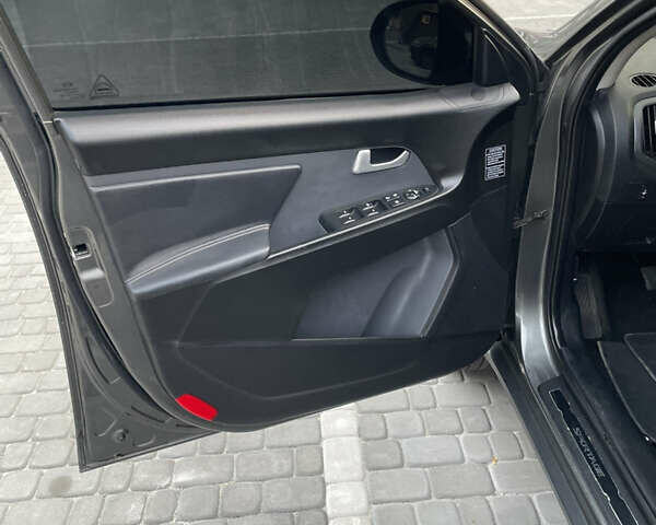 Сірий Кіа Sportage, об'ємом двигуна 1.7 л та пробігом 159 тис. км за 12950 $, фото 15 на Automoto.ua