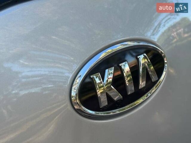 Сірий Кіа Sportage, об'ємом двигуна 2 л та пробігом 142 тис. км за 11450 $, фото 18 на Automoto.ua