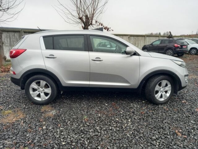 Серый Киа Sportage, объемом двигателя 1.7 л и пробегом 227 тыс. км за 11999 $, фото 1 на Automoto.ua