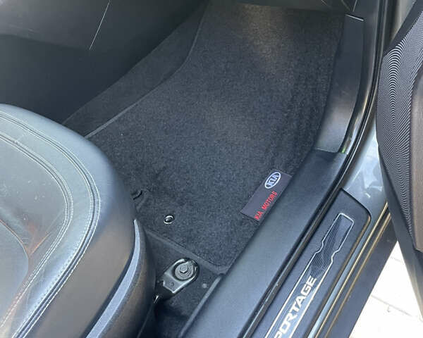 Сірий Кіа Sportage, об'ємом двигуна 1.7 л та пробігом 159 тис. км за 12950 $, фото 8 на Automoto.ua