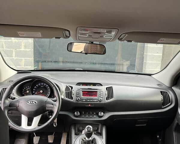 Серый Киа Sportage, объемом двигателя 1.7 л и пробегом 162 тыс. км за 12500 $, фото 5 на Automoto.ua