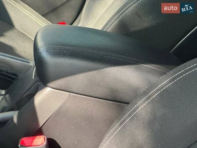 Сірий Кіа Sportage, об'ємом двигуна 2 л та пробігом 142 тис. км за 11450 $, фото 28 на Automoto.ua