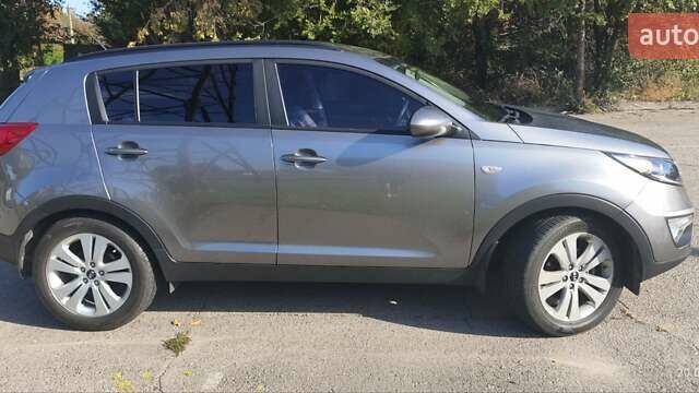 Серый Киа Sportage, объемом двигателя 2 л и пробегом 155 тыс. км за 14000 $, фото 5 на Automoto.ua