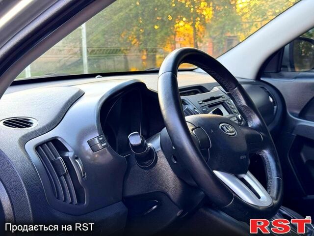 Сірий Кіа Sportage, об'ємом двигуна 2 л та пробігом 140 тис. км за 11980 $, фото 2 на Automoto.ua